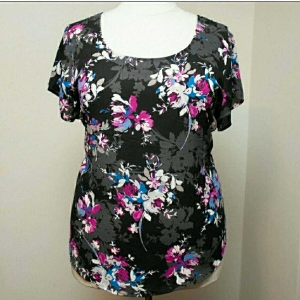 Torrid - Georgette Button Back - Picture 2 of 7